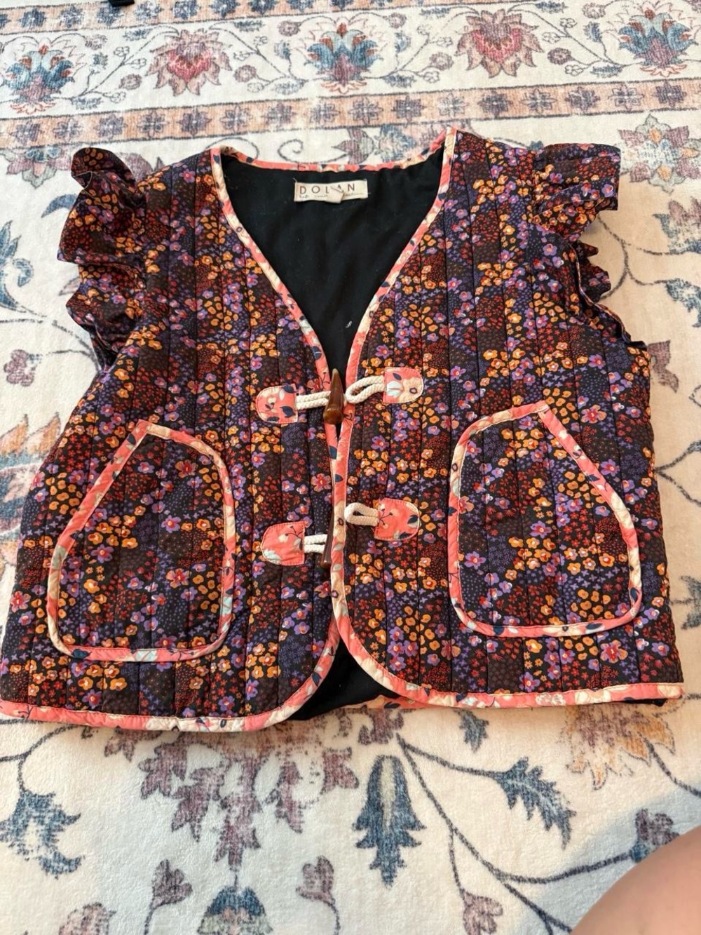 Printed Ruffled Toggle Vest Dolan - Picture 2 of 4